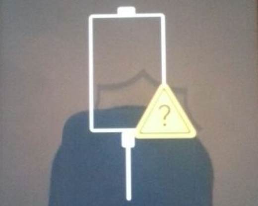 Problèmes de charge du téléphone : triangle jaune avec point d'interrogation